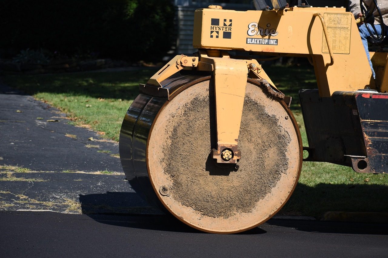 Asphalt paving cost breakdown for Huntsville property owners